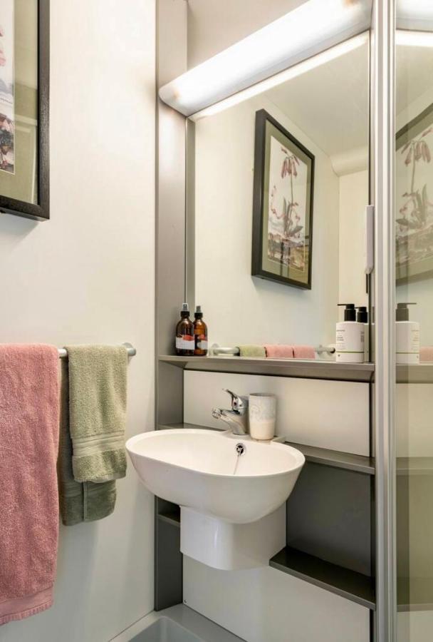 Travellers Tales - A Pod In The Cotswolds Apartment Minster Lovell Bagian luar foto